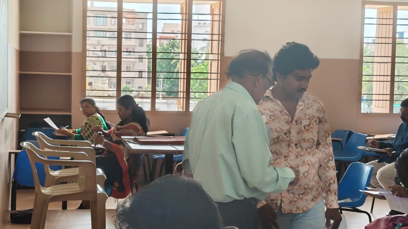 లా పరీక్షలకు హాజరైన ప్రభుత్వ విప్ తంగిరాల సౌమ్య