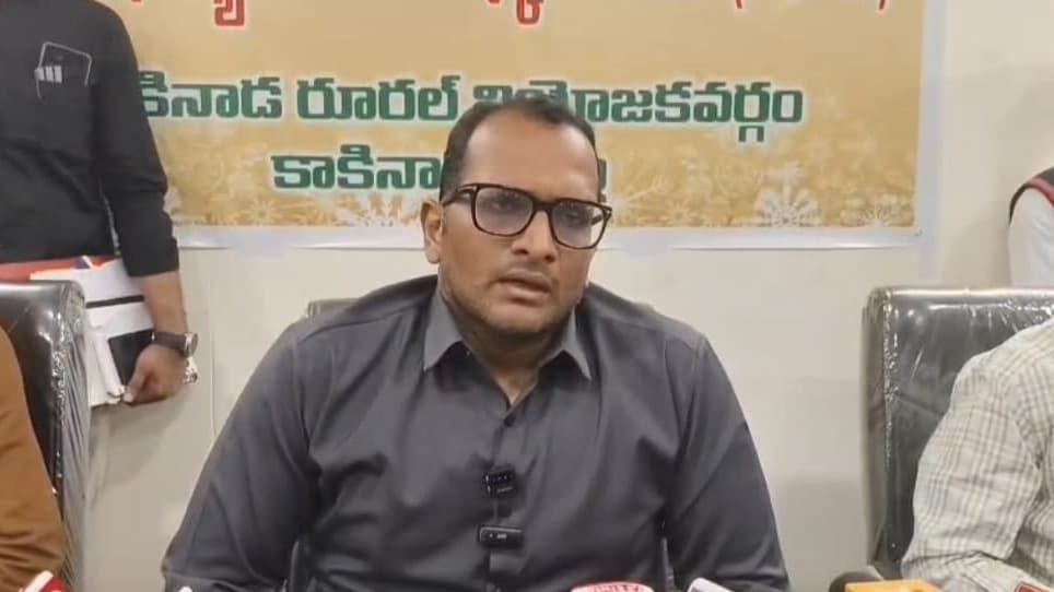 పిఠాపురం ఏఈ కుటుంబ ఆత్మహత్యపై కలెక్టర్ హరేంద్ర ప్రసాద్ ఆవేదన