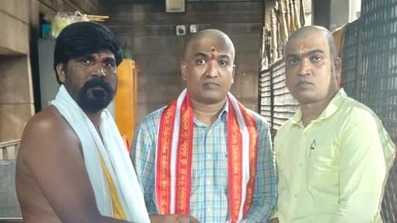 ఉరుకుంద ఈరన్న స్వామి ఆలయ అభివృద్ధికి రూ.1.01 లక్షల విరాళం