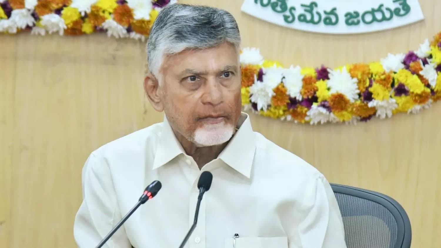 కాకినాడ ఘటనపై చంద్రబాబు ఆరా..