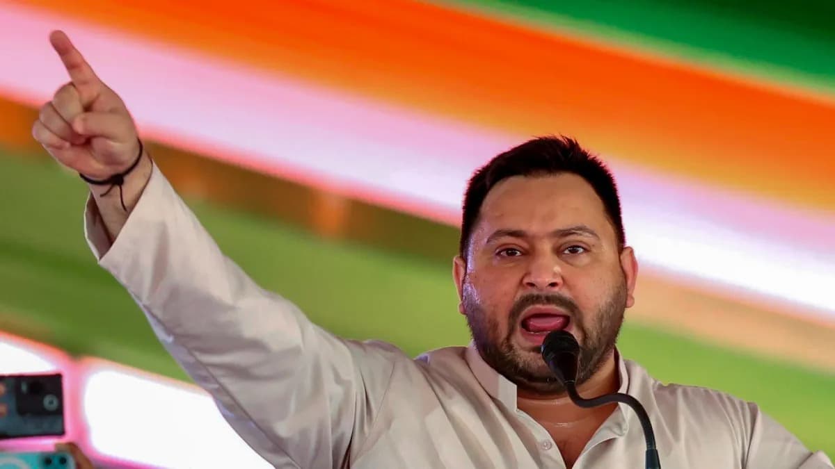 బీహార్ పరీక్షల ఆలస్యాలు పేపర్ లీక్‌లపై తేజస్వి యాదవ్ డిమాండ్