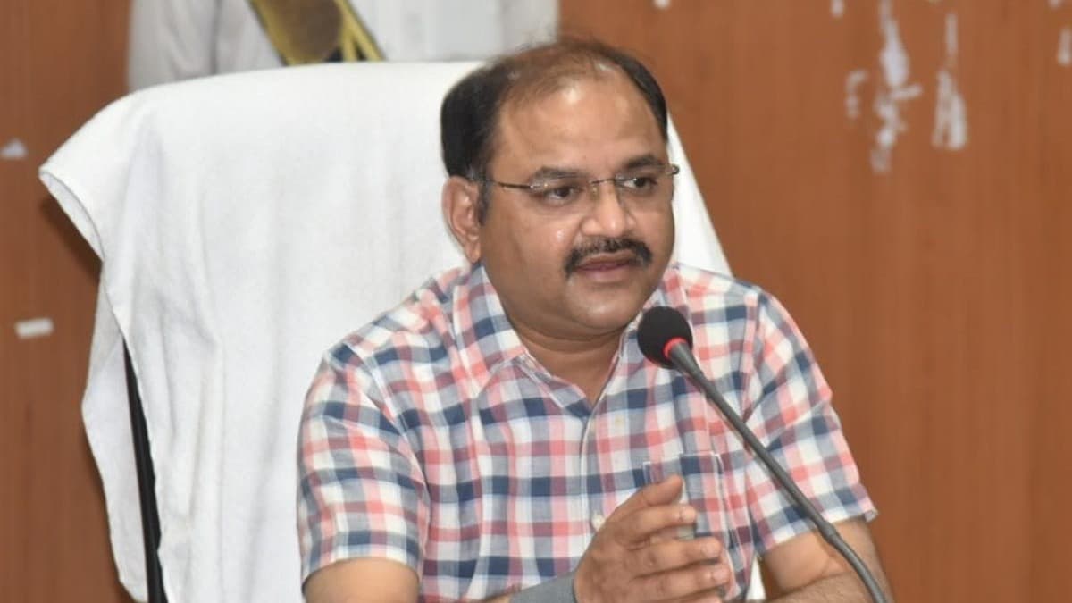 మాజీ జాయింట్ కలెక్టర్ కిషోర్ కుమార్‌పై విచారణకు ఆదేశం