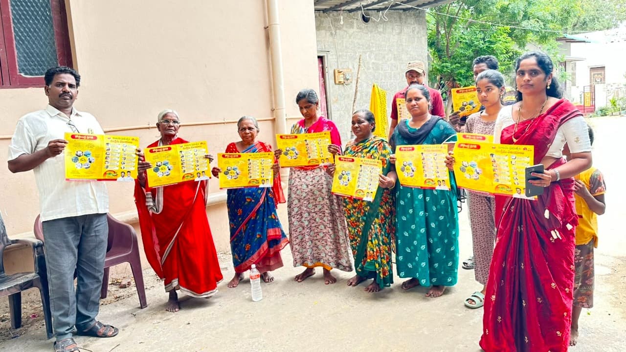 బాపట్లలో దగ్గుమల్లి రాణి ఇంటింటి ప్రచార హోరు