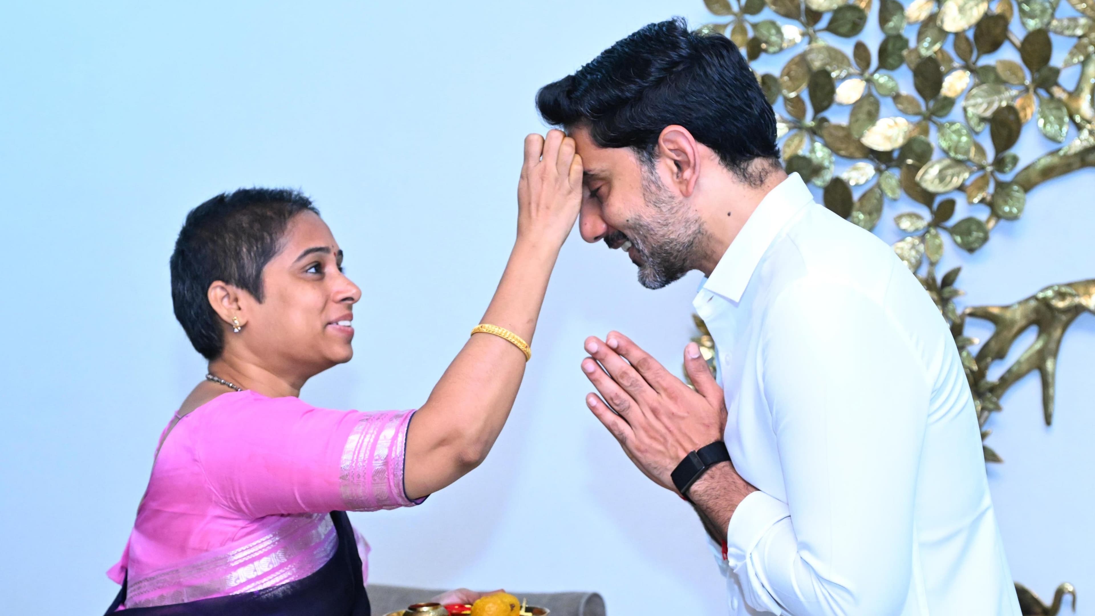 మంత్రి లోకేష్‌కు రాఖీ కట్టిన సవిత, గల్లా మాధవి