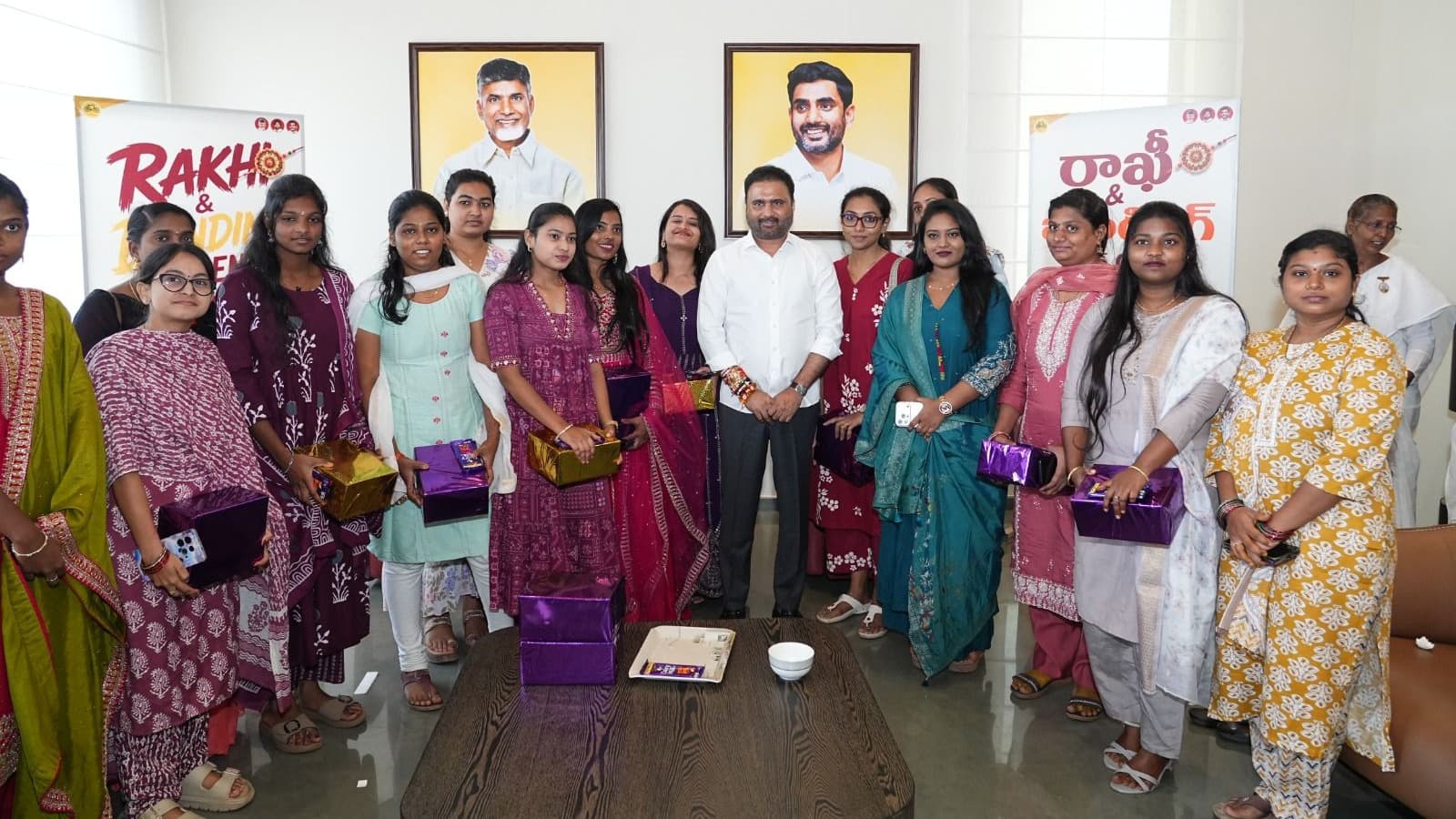 కాకినాడలో జెన్‌-జీ యువతతో ఎంపీ సానా సతీష్ బాబు రాఖీ వేడుకలు