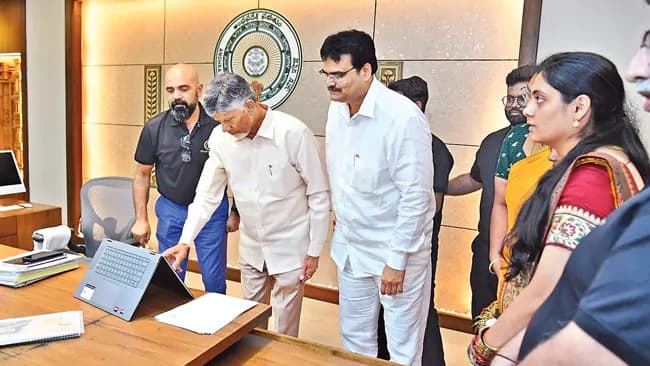 చంద్రబాబు చేతుల మీదుగా ‘ప్రమాణ్ ఓఎస్’ ఆవిష్కరణ