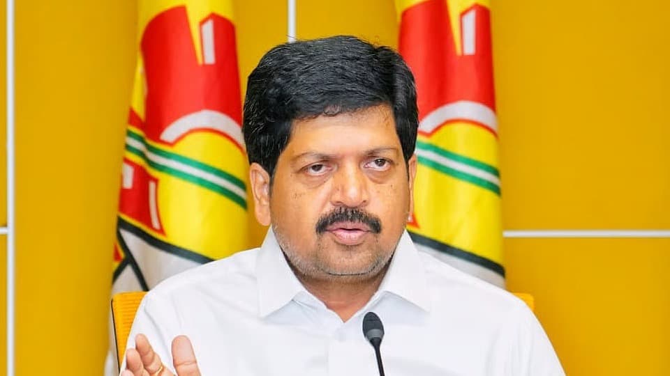 అమరావతిలో 2,500 ఎకరాల్లో స్పోర్ట్స్ సిటీ: కొల్లు రవీంద్ర