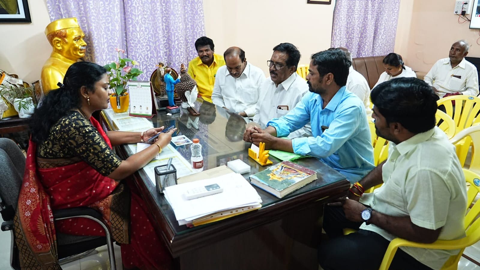 తంగిరాల సౌమ్య ప్రజా దర్బార్‌లో వినతుల వెల్లువ