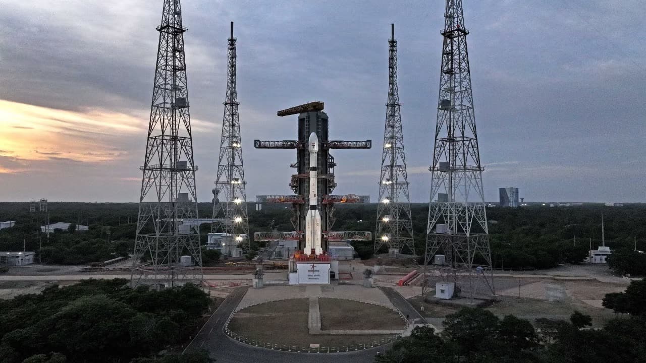 శ్రీహరికోటలో GSLV-F17 ప్రయోగానికి కొనసాగుతున్న కౌంట్‌డౌన్