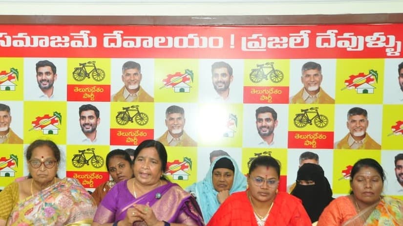 మున్సిపల్ ఎన్నికల వేళ డైవర్షన్ గేమ్స్: రేవతి