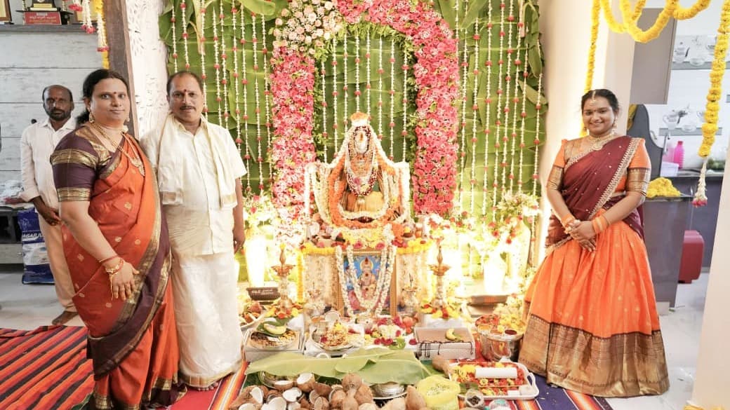 దగ్గుపాటి నివాసంలో వైభవంగా వరలక్ష్మీ వ్రతం..