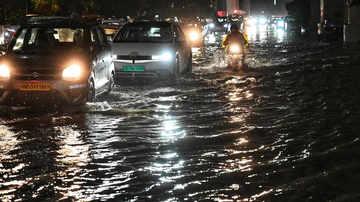 ఢిల్లీ వర్షాలు – కనిష్ట ఉష్ణోగ్రత 24.8°Cకి పడిపోయింది