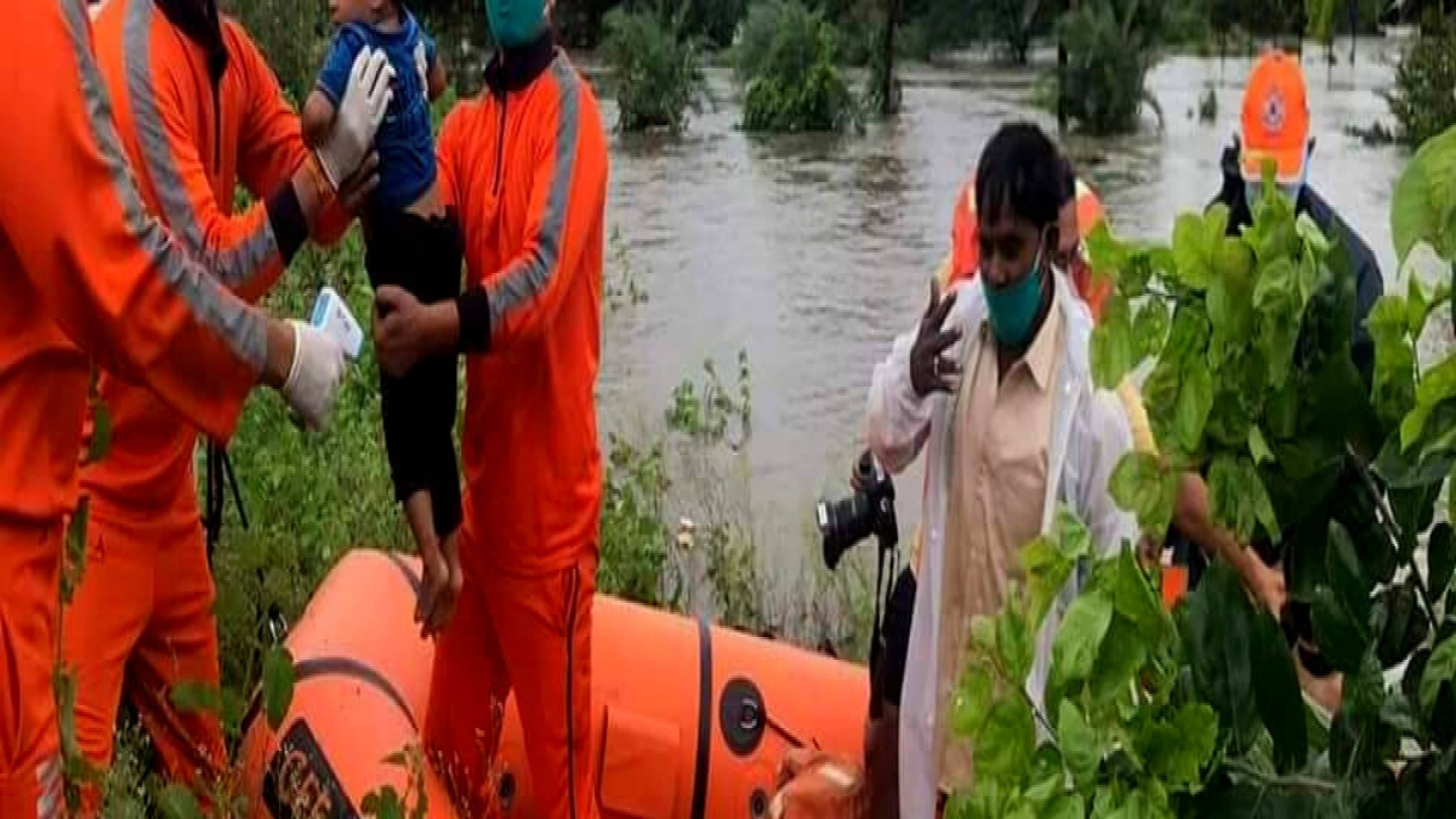 బీహార్‌లో వరద బీభత్సం: 22 లక్షల మందిపై ప్రభావం, పునరావాస చర్యలు ముమ్మరం