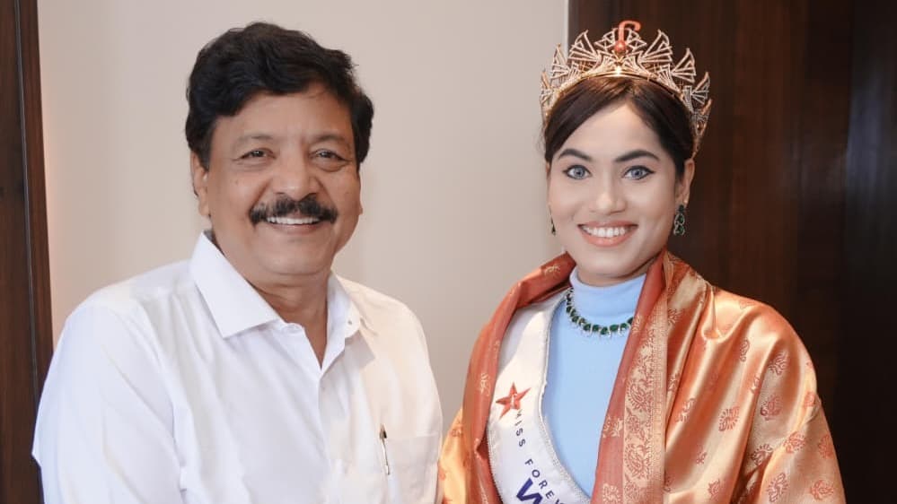 మిస్ యూనివర్స్ ఇండియా విజేత సృజనా దేవికి దుర్గేష్ అభినందనలు