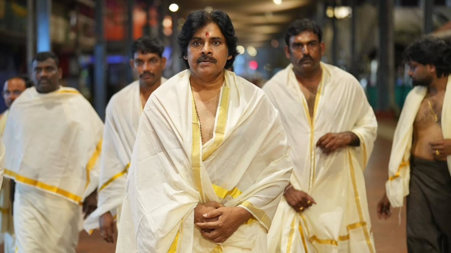 గురువాయూరప్పను దర్శించుకున్న పవన్‌ కల్యాణ్‌..
