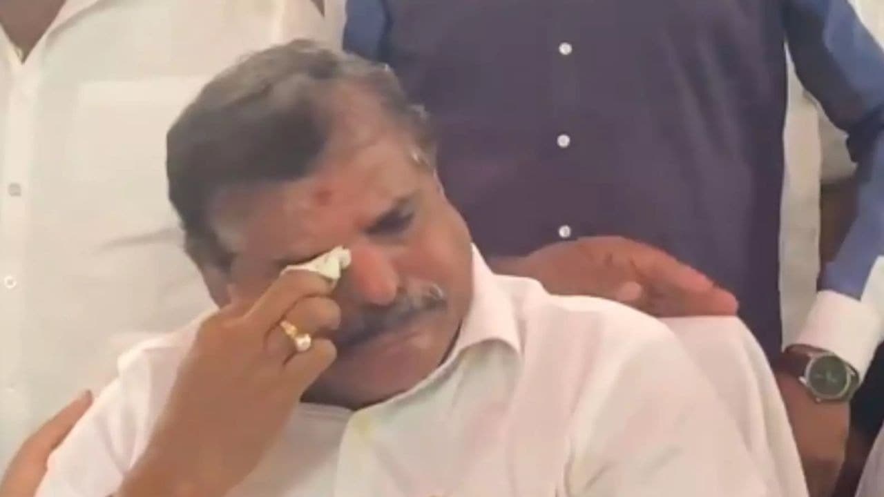 మరోసారి కంటతడి పెట్టుకున్న బొత్స సత్యనారాయణ..