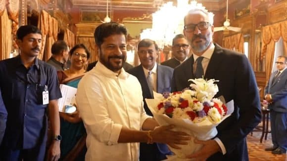 రహీమ్‌ అగాఖాన్‌తో సీఎం రేవంత్‌రెడ్డి భేటీ..