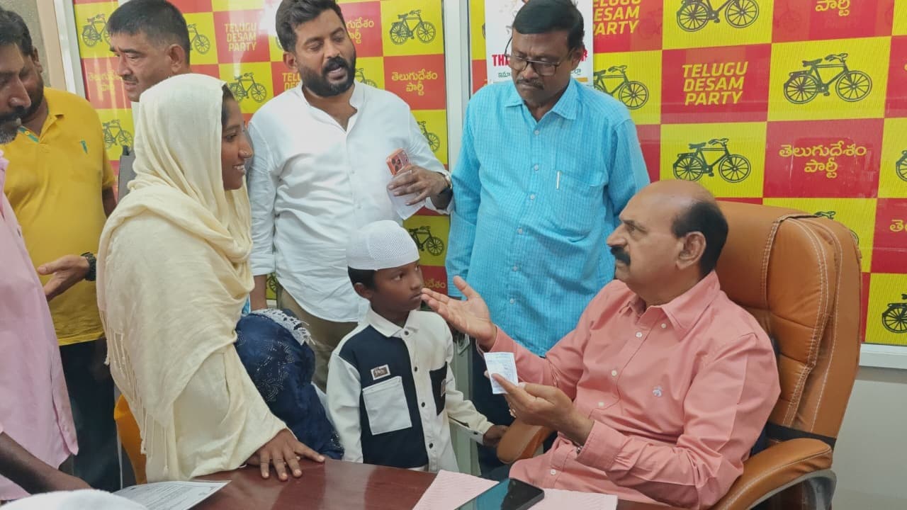 ప్రజా సమస్యల పరిష్కారానికి కృషి చేస్తాం: మంత్రి ఫరూక్