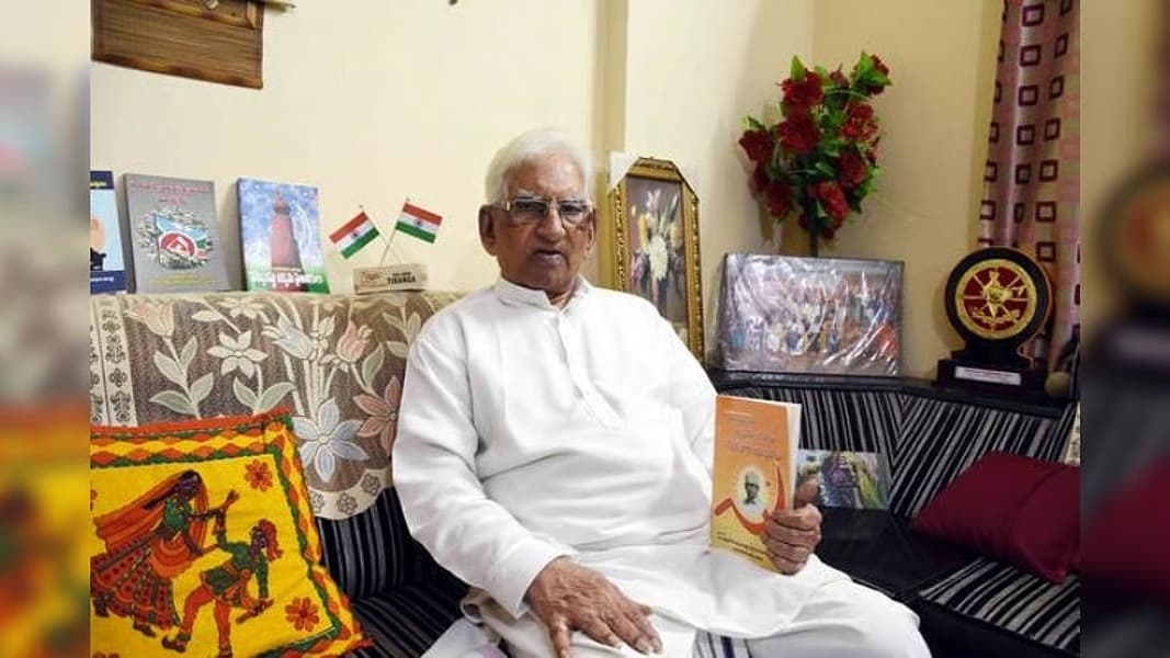 స్వాతంత్ర సమరయోధుడు ఏటుకూరి కృష్ణమూర్తి కన్నుమూత