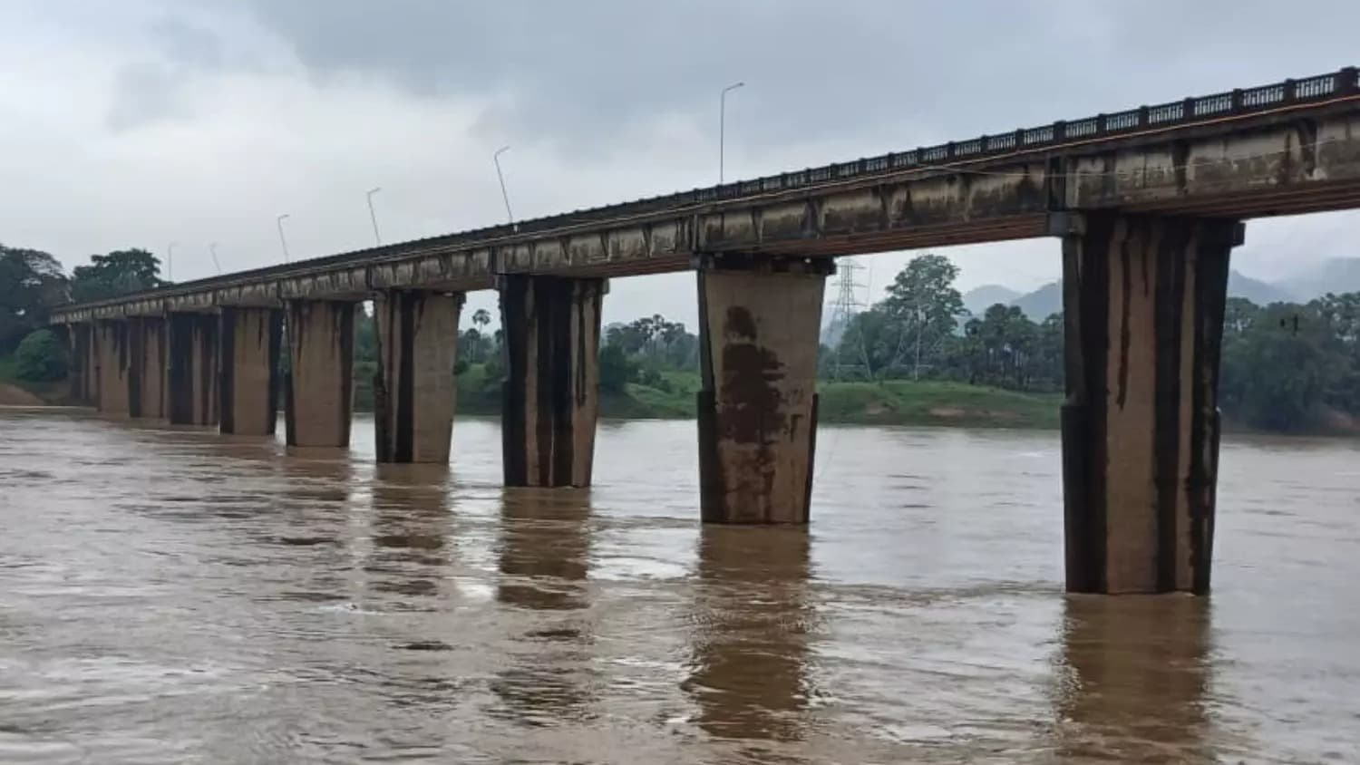 చింతూరు వద్ద ఉధృతంగా శబరి