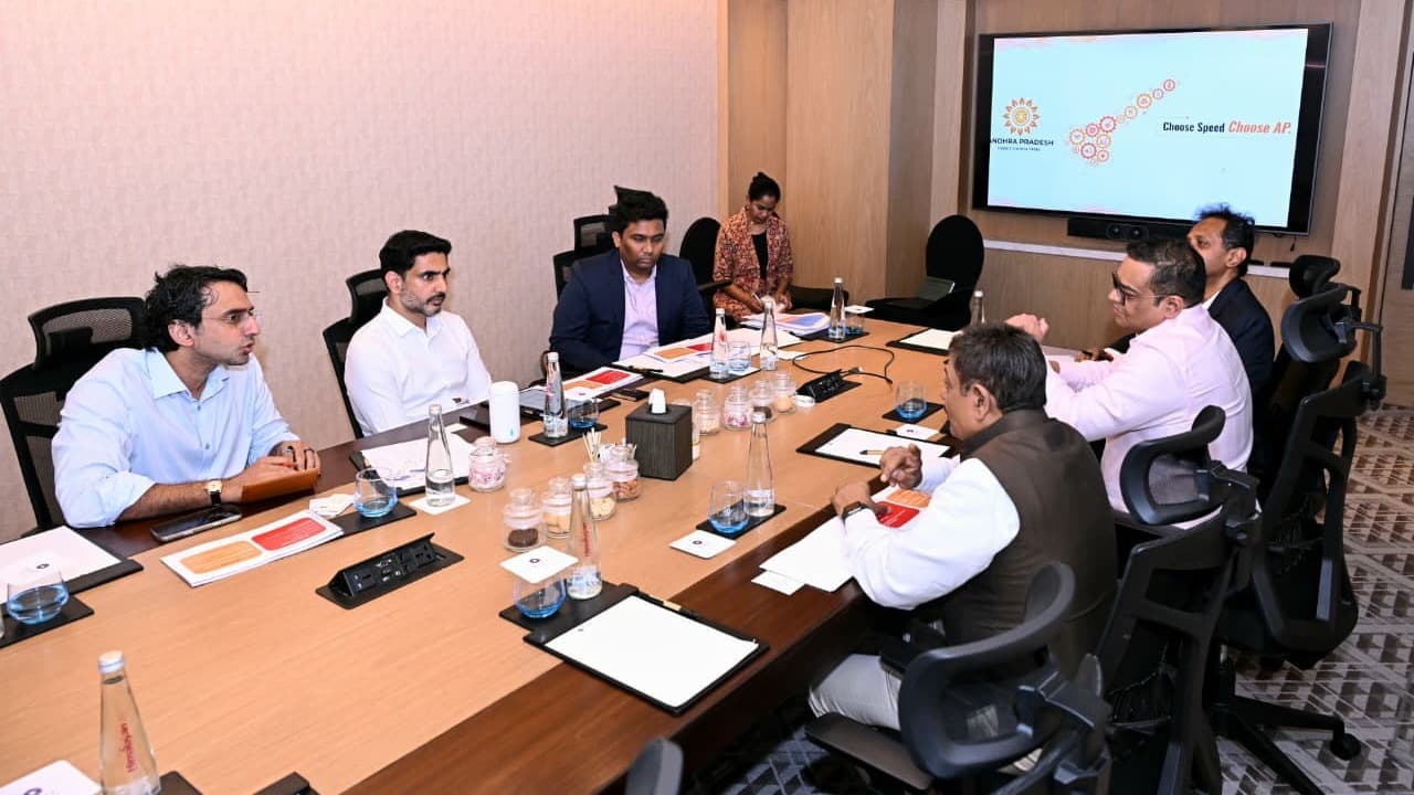 జిగీష్ భాష్ దోషితో నారా లోకేష్ భేటీ