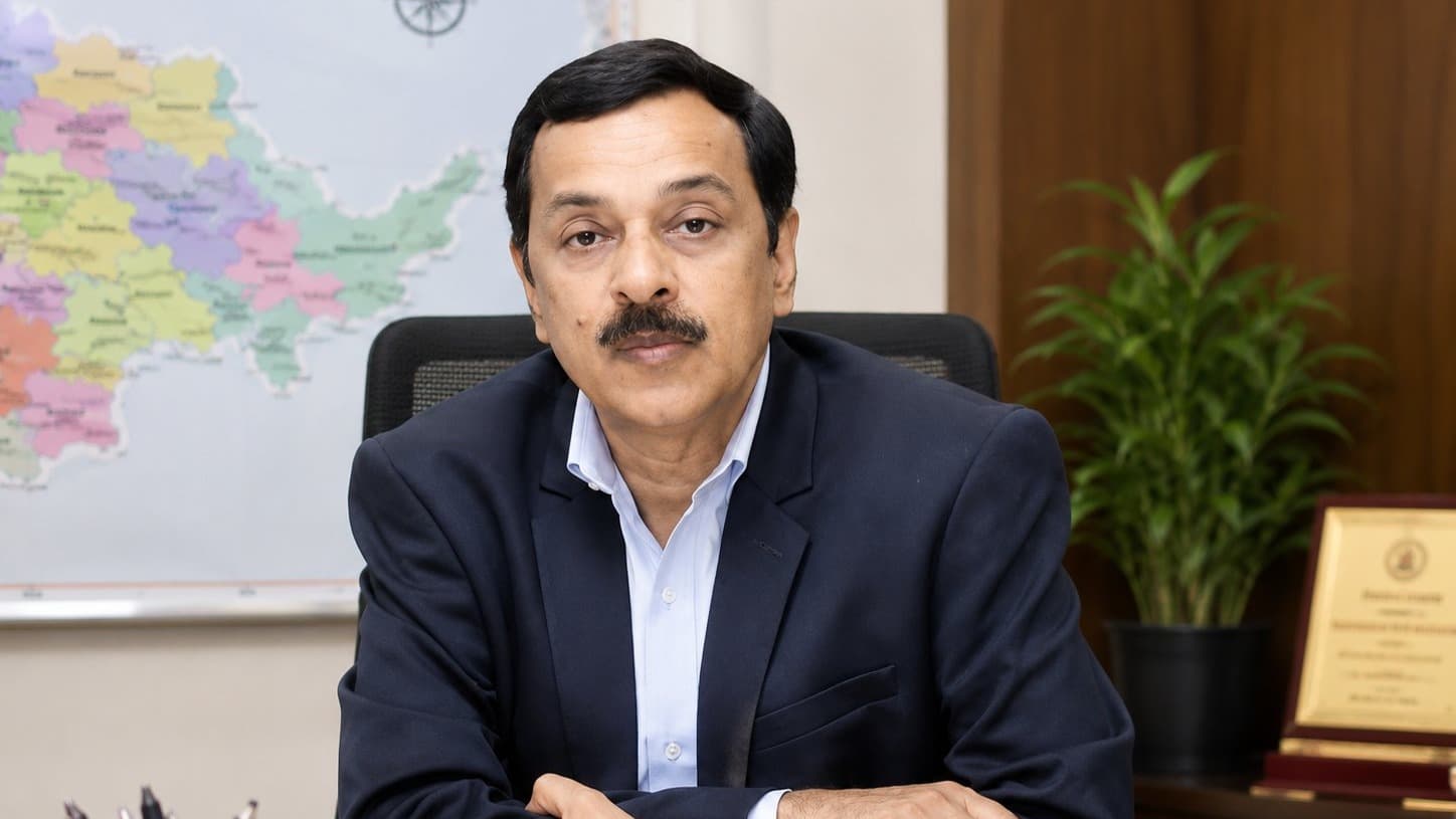 మద్యం కేసులో రిటైర్డ్ ఐఏఎస్ రజత్ భార్గవకు ఈడీ సమన్లు