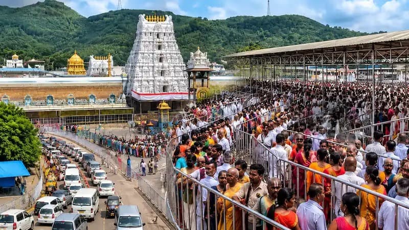 తిరుమల శ్రీవారి దర్శనానికి 6 గంటలు