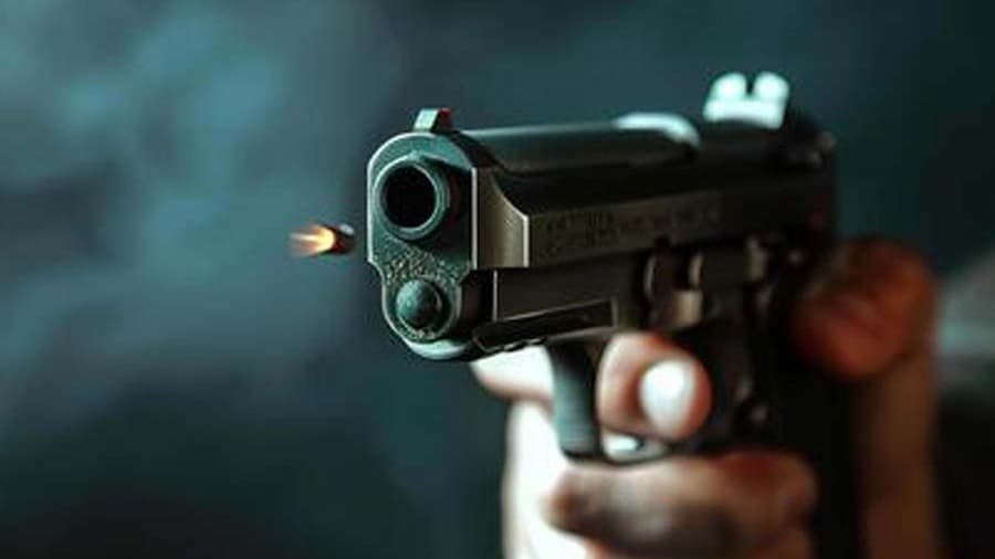 నందలూరులో కాల్పుల కలకలం