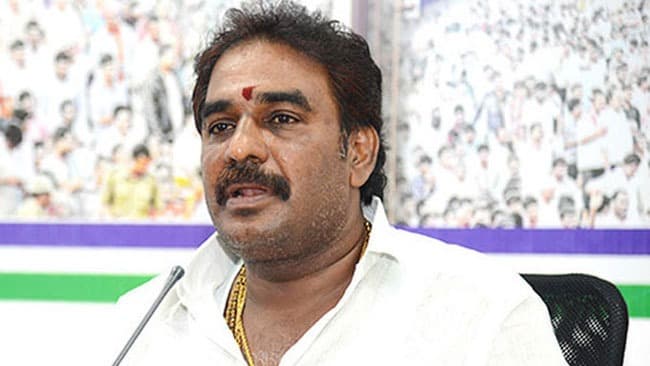 పల్నాడులో పిన్నెల్లి రామకృష్ణారెడ్డిపై కేసు